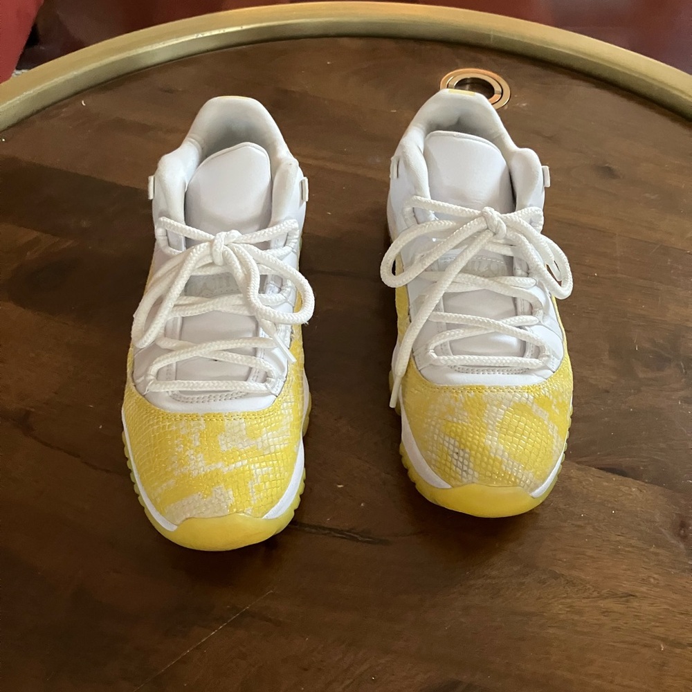 Nike Air Jordan 11 Retro Low 2022 Yellow Snakeskin Wom 9.5 Men Sz 8 AH7860-107